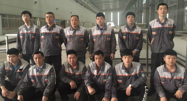 五一，向你們致敬！