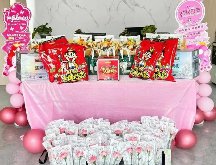 求精新材料祝各位女神笑靨如花，一生不減芳華！
